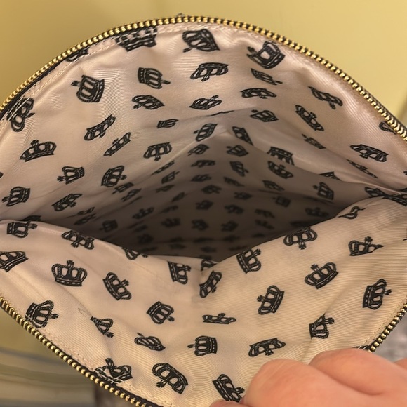 Juicy Couture Navy Traveler Flab Crossbody Bag - Picture 4 of 11